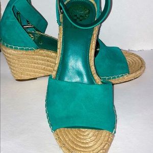 Vince Camuto LeeraEspadrilleWedgeSandal Jade Suede
